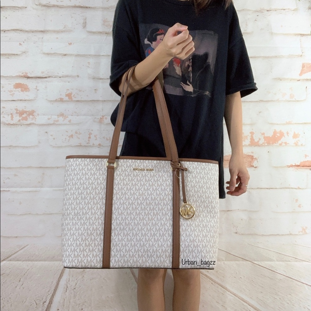 Michael Kors Sady Large Tote - Picture 8 of 9